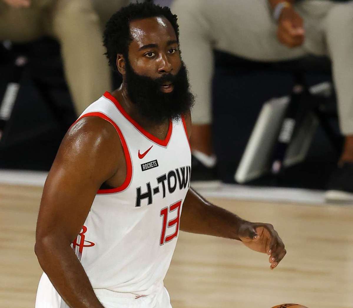 服饰也毫无 服饰也毫无